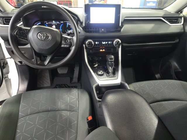 Used 2025 Toyota RAV4 XLE AWD/4WD image 21