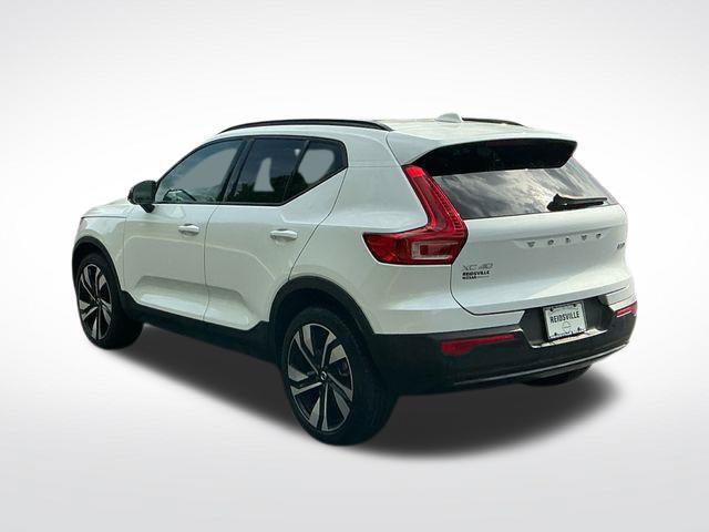 Used 2025 Volvo XC40 B5 Plus AWD/4WD image 3