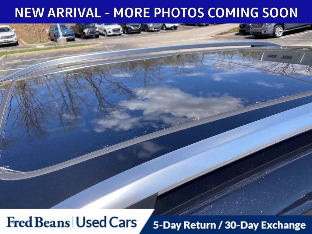 Certified 2023 Volkswagen Taos SE w/ Panoramic Sunroof Package image 8