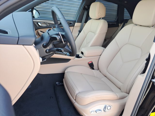 Used 2026 Porsche Macan image 5