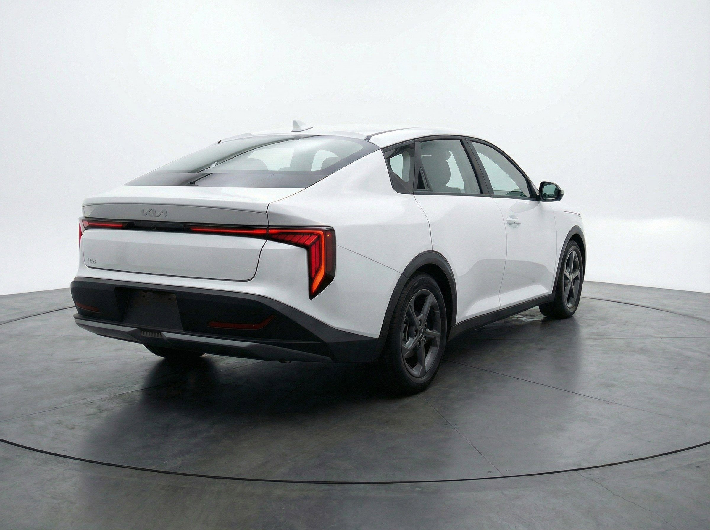 Used 2025 Kia K4 LXS image 9