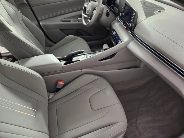 Certified 2025 Hyundai Elantra Sport FWD image 14