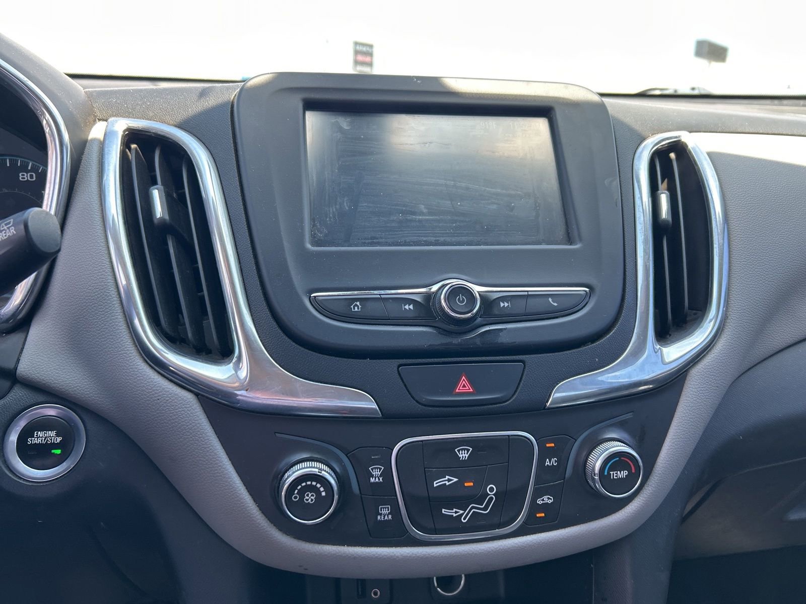 Used 2018 Chevrolet Equinox LS FWD image 13
