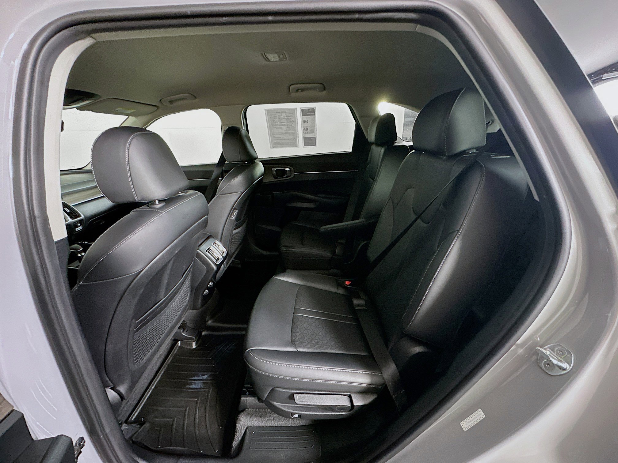 Used 2023 Kia Sorento EX image 26