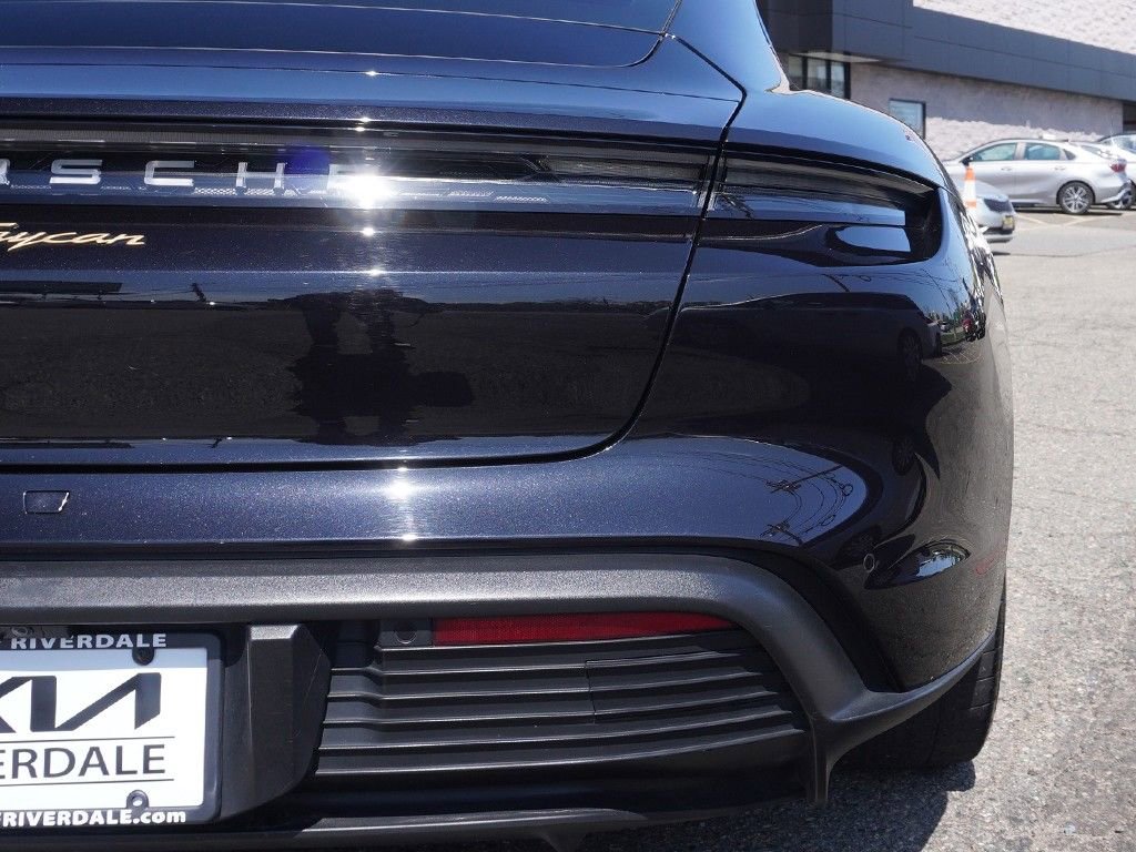 Used 2022 Porsche Taycan RWD image 20