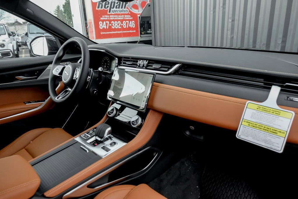 New 2026 Jaguar F-PACE R-Dynamic S image 21