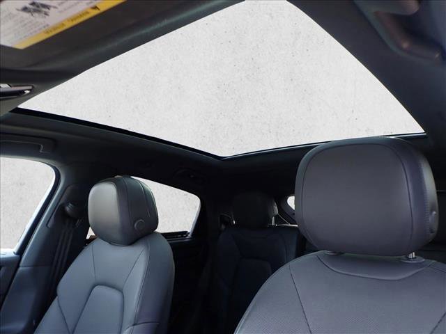 Used 2021 Porsche Cayenne Coupe image 15