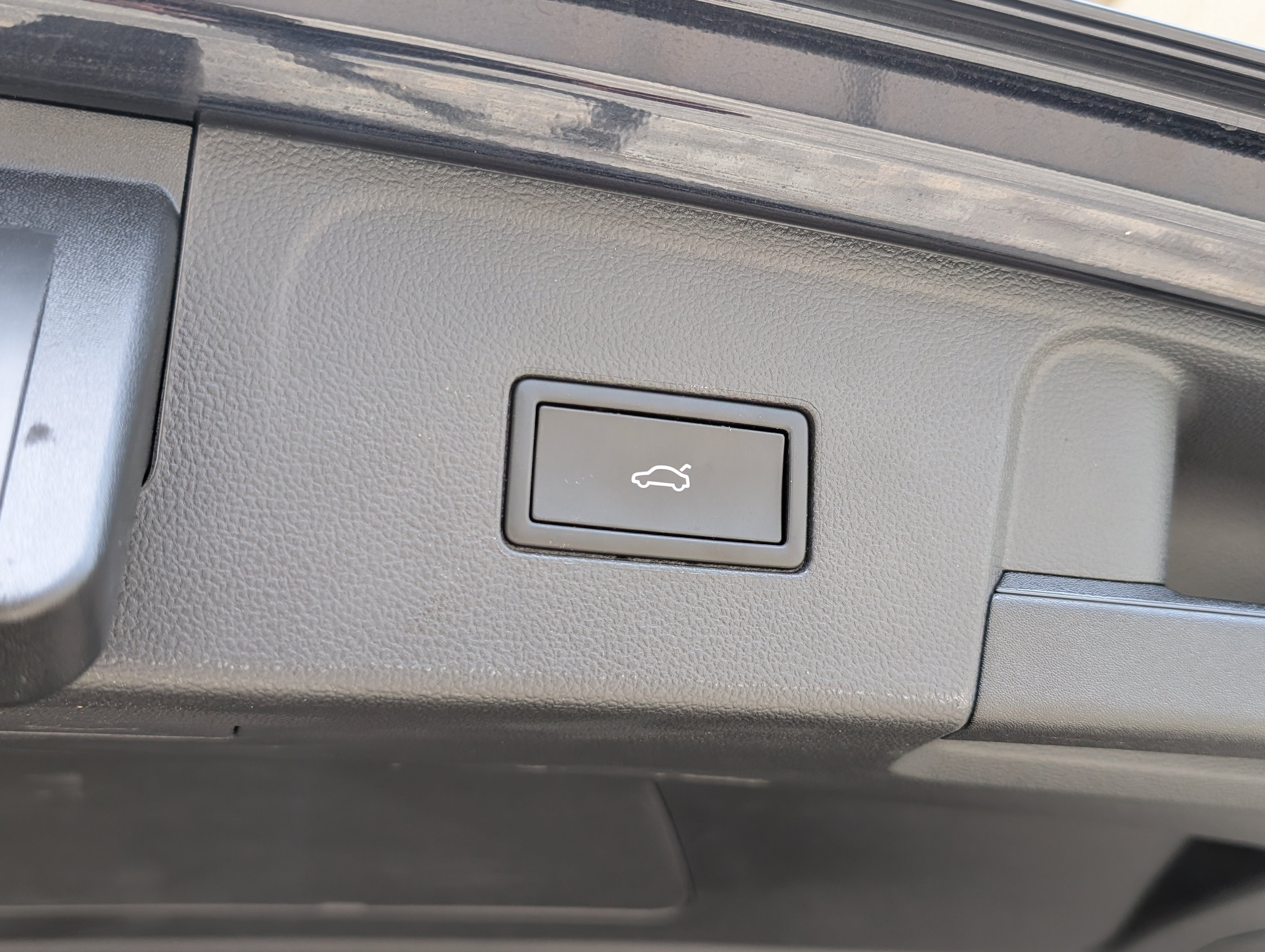 Used 2025 Volkswagen Atlas SE FWD image 20