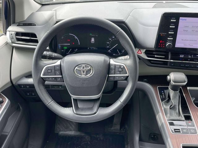 Used 2023 Toyota Sienna XLE FWD image 15