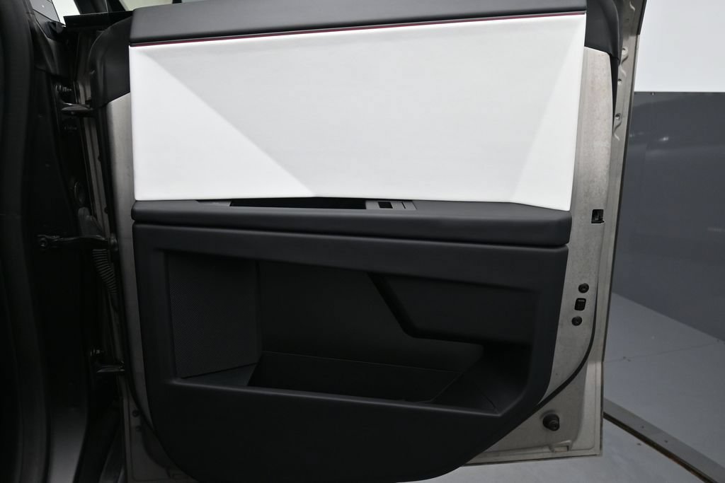 Used 2024 Tesla Cybertruck AWD Crew Cab image 24
