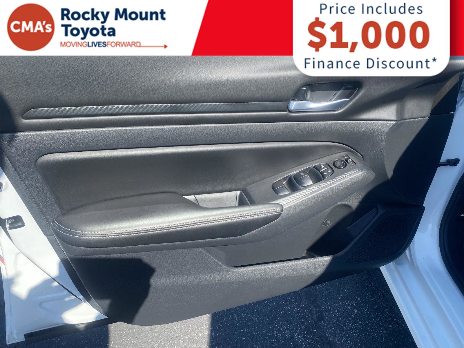 Used 2025 Nissan Altima 2.5 SV image 10