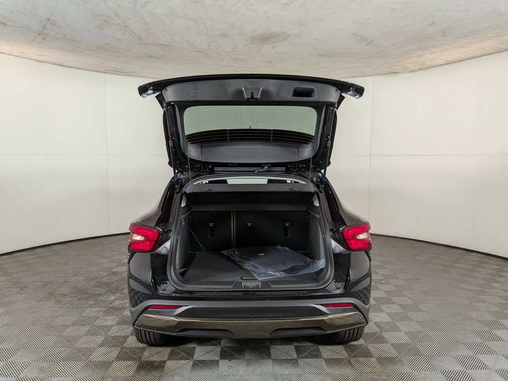 New 2026 Chevrolet Trax ACTIV w/ Driver Confidence Package FWD image 9