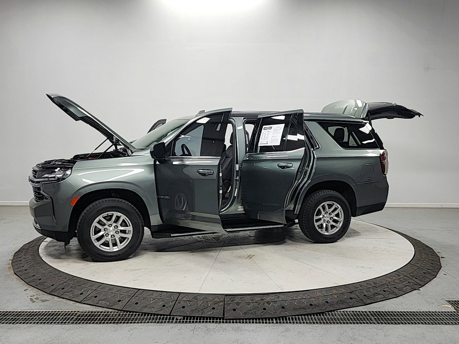 Used 2024 Chevrolet Tahoe LT image 12