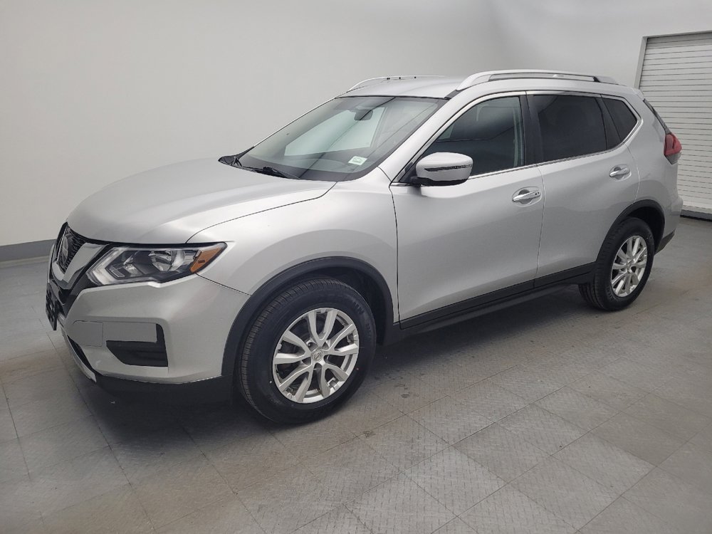 Used 2018 Nissan Rogue SV image 2