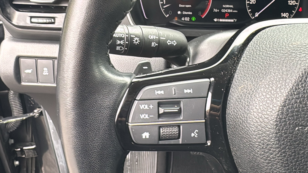 Used 2025 Honda Pilot EX-L image 18