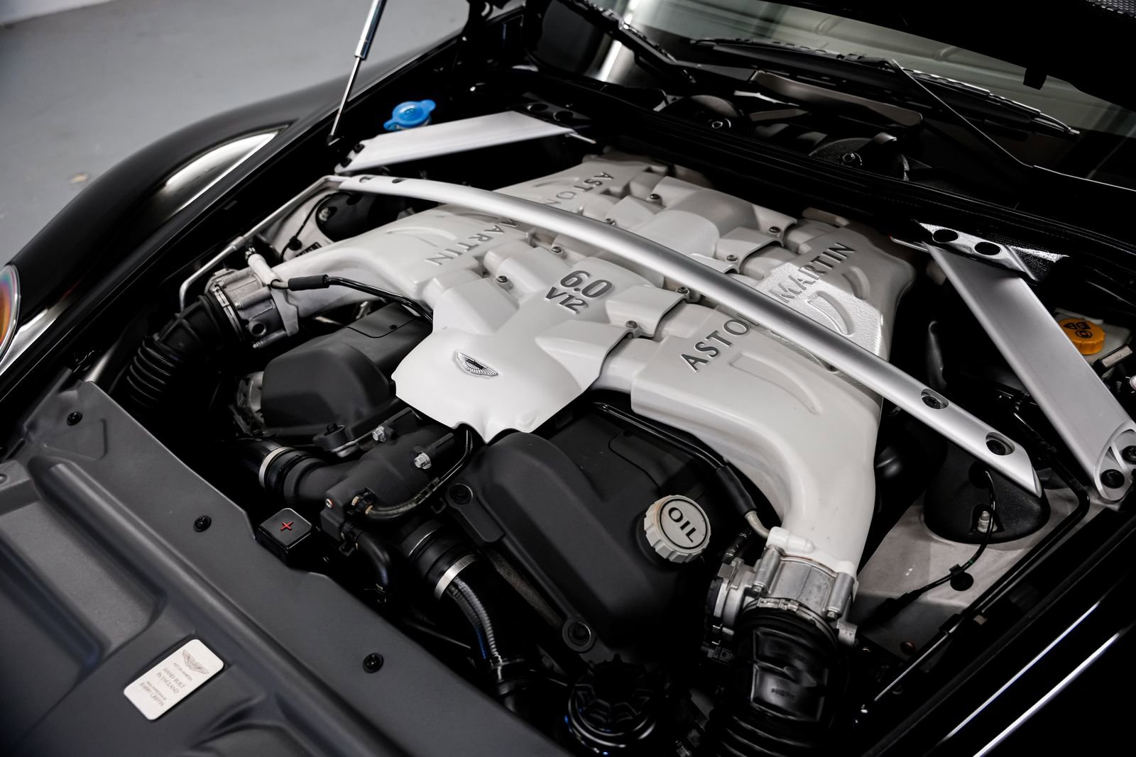 Used 2009 Aston Martin DBS Coupe RWD image 40