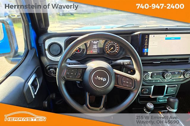 Used 2024 Jeep Gladiator Sport AWD/4WD image 19