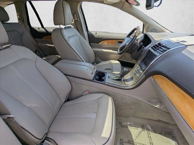 Used 2012 Lincoln MKX FWD image 19
