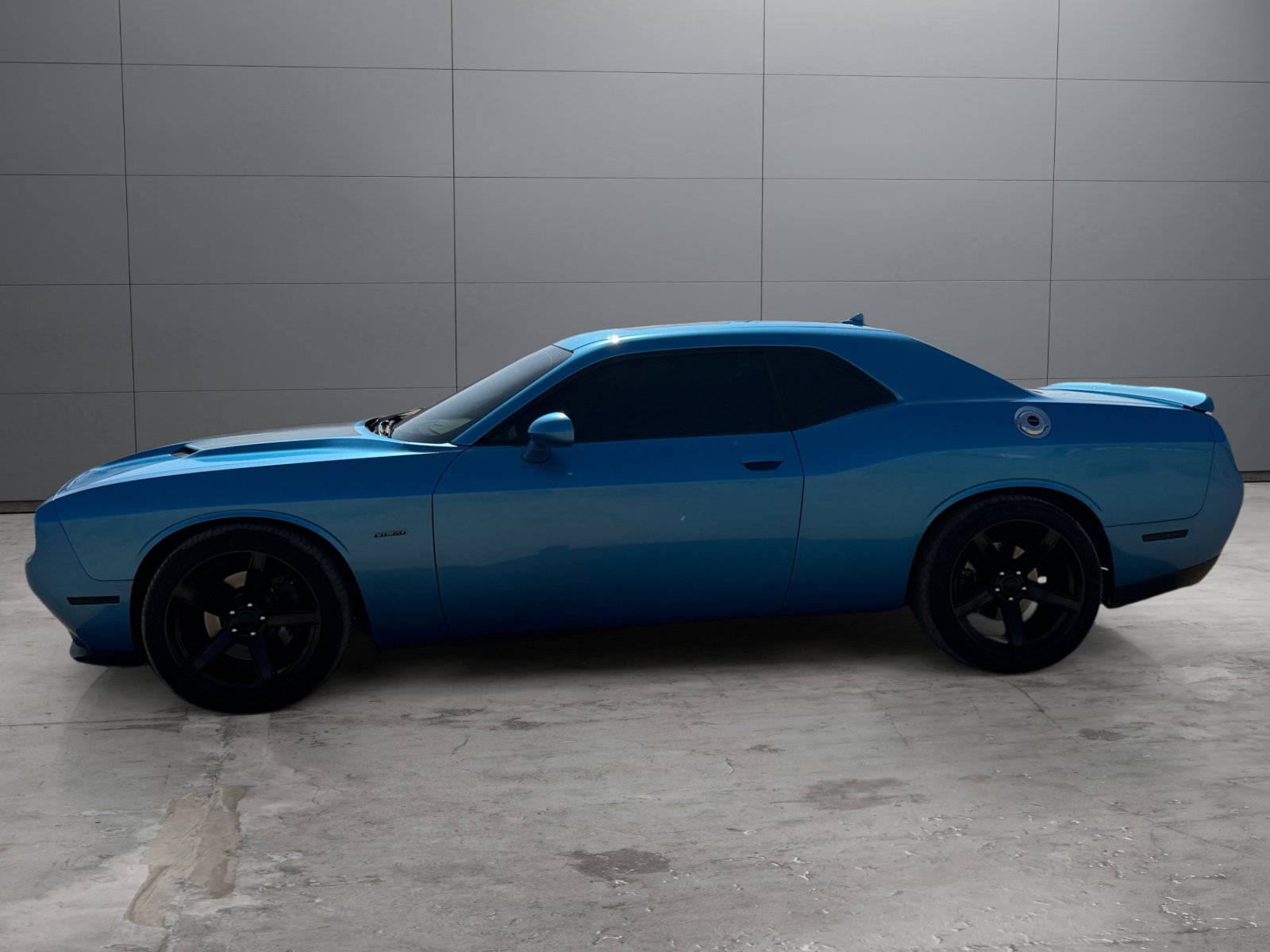 Used 2015 Dodge Challenger R/T Plus RWD image 2