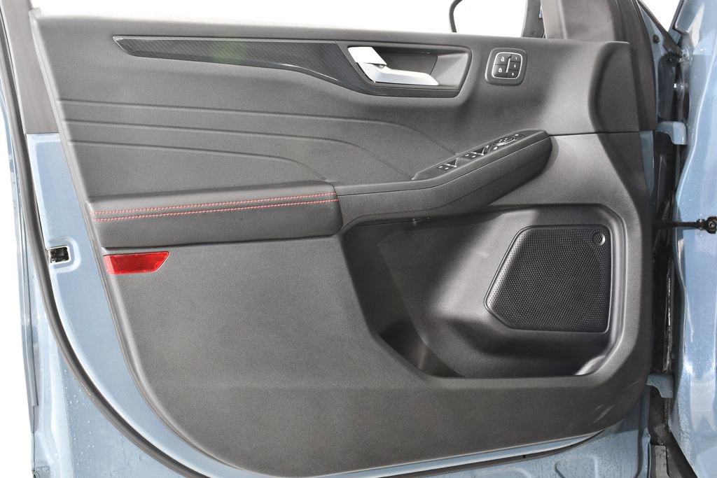 Used 2023 Ford Escape ST-Line Elite image 25