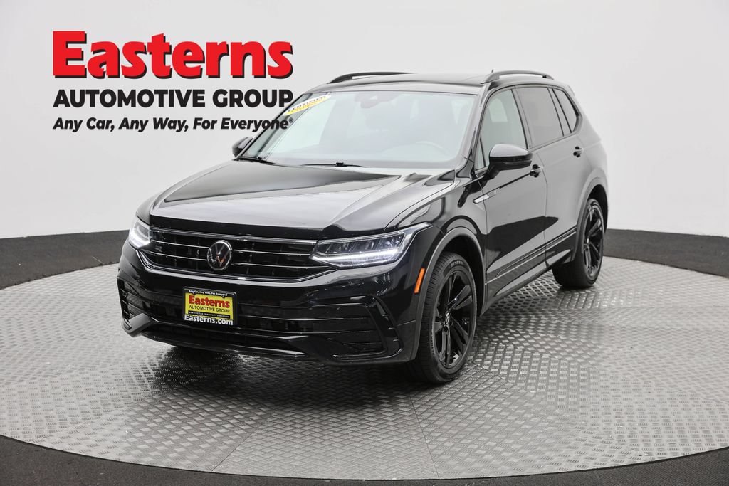 Used 2024 Volkswagen Tiguan SE R-Line AWD/4WD image 1