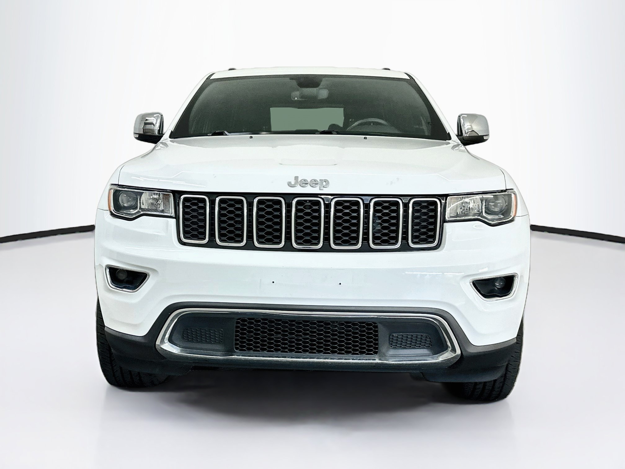 Used 2019 Jeep Grand Cherokee Limited AWD/4WD image 2