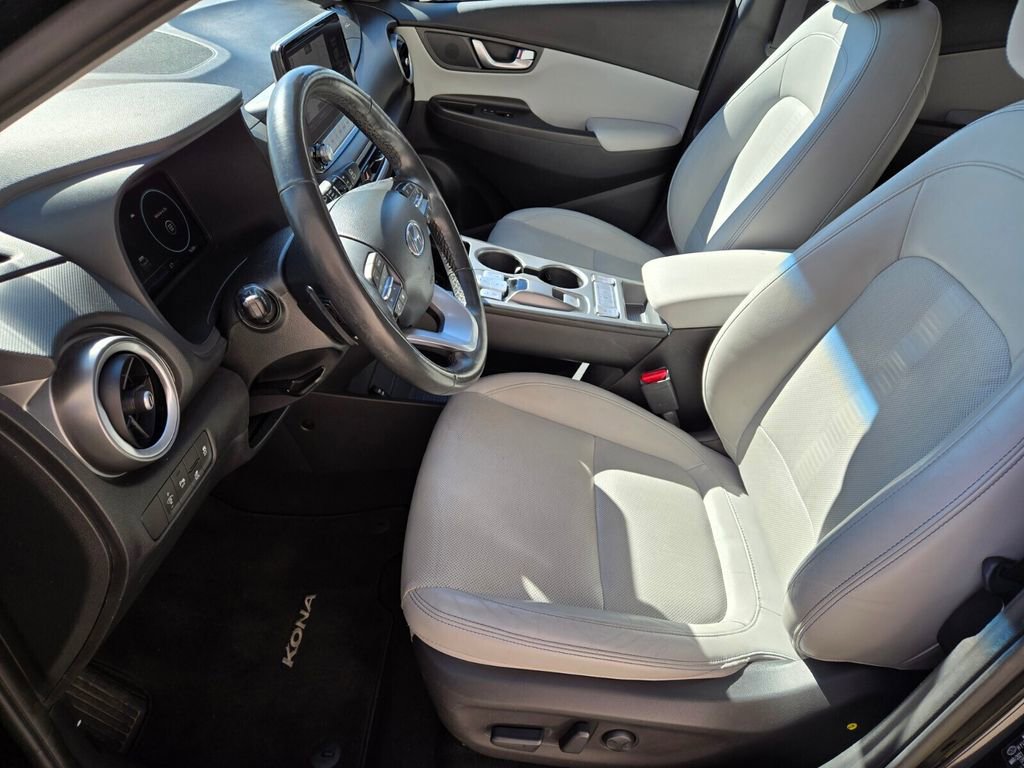 Used 2022 Hyundai Kona Limited image 11