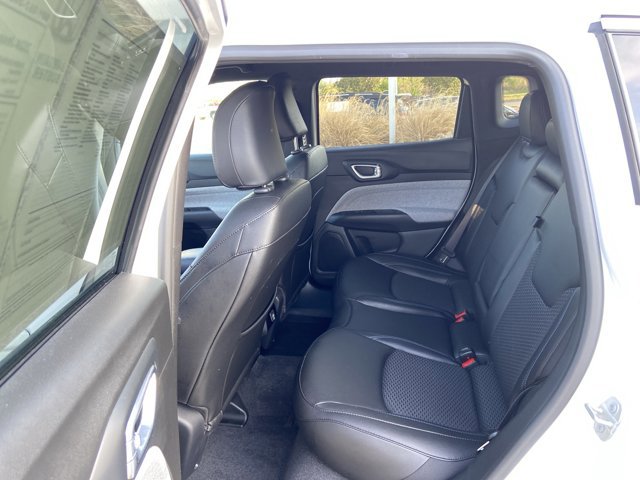 Used 2024 Jeep Compass Latitude image 44