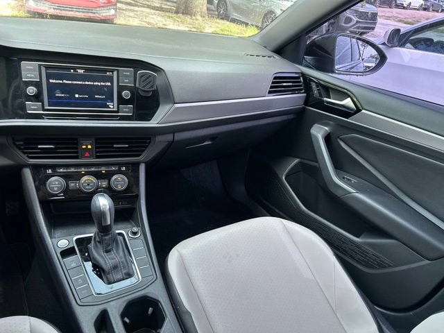 Used 2020 Volkswagen Jetta R-Line FWD image 11