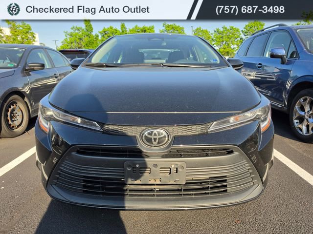 Used 2024 Toyota Corolla LE FWD image 2