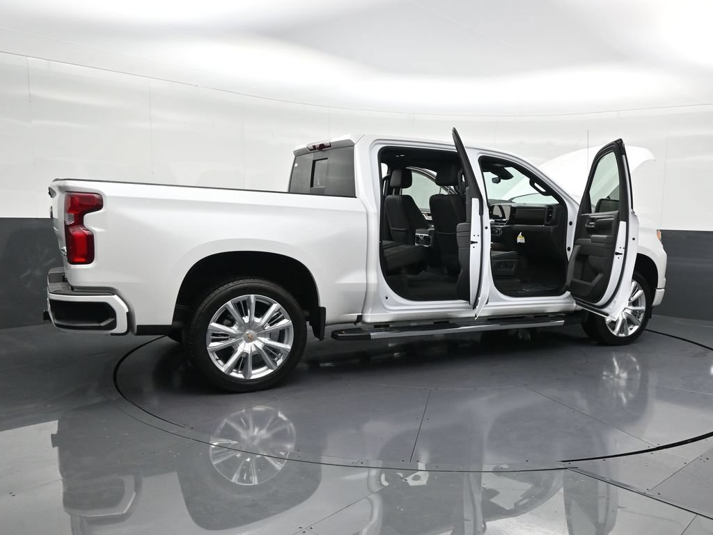 Used 2025 Chevrolet Silverado 1500 High Country w/ High Country Premium Package AWD/4WD image 31
