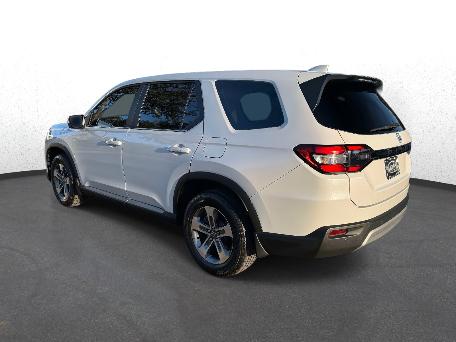 Used 2023 Honda Pilot EX-L image 5