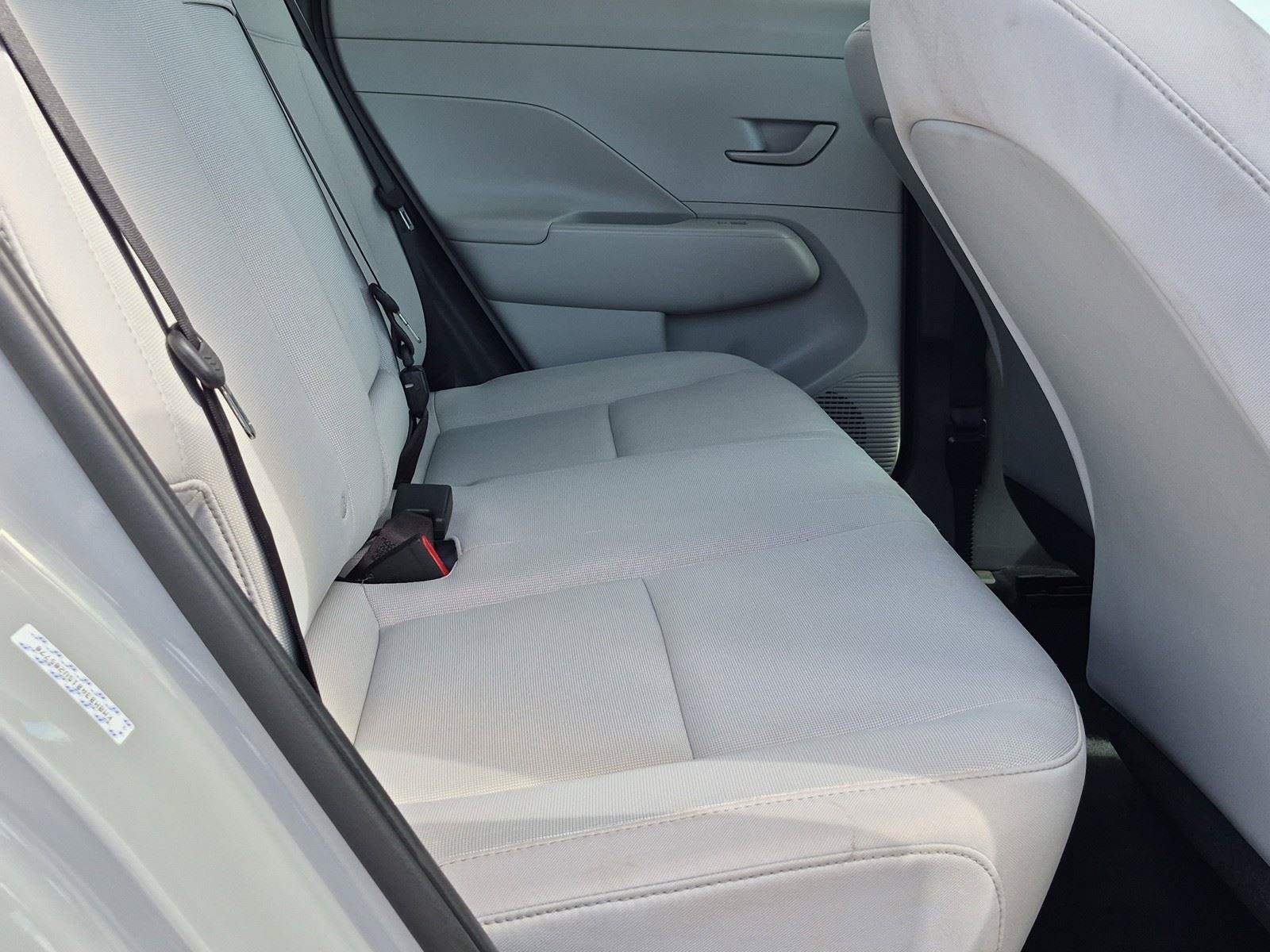 Used 2025 Hyundai Kona SEL FWD image 8