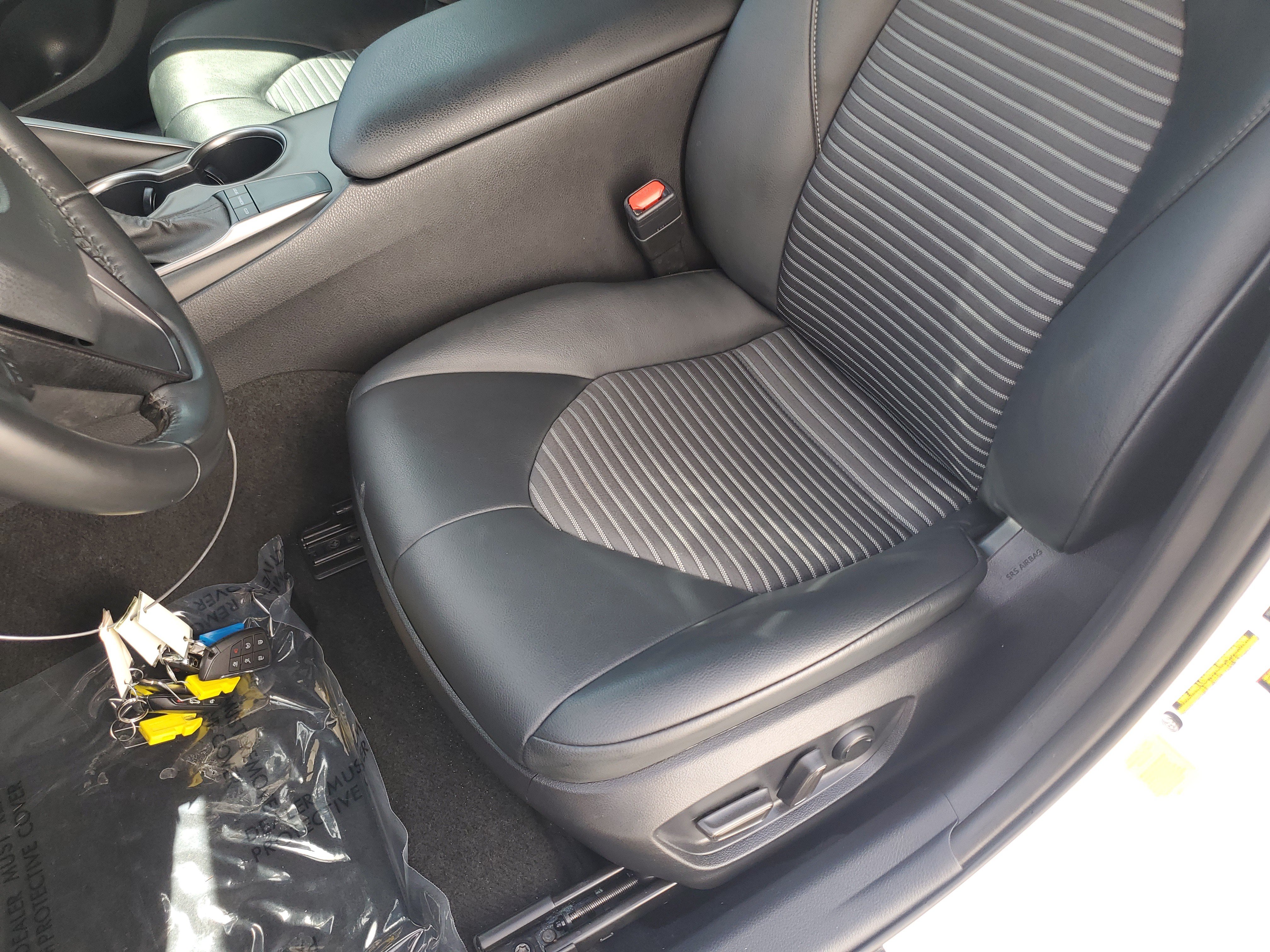 Used 2023 Toyota Camry SE FWD image 19