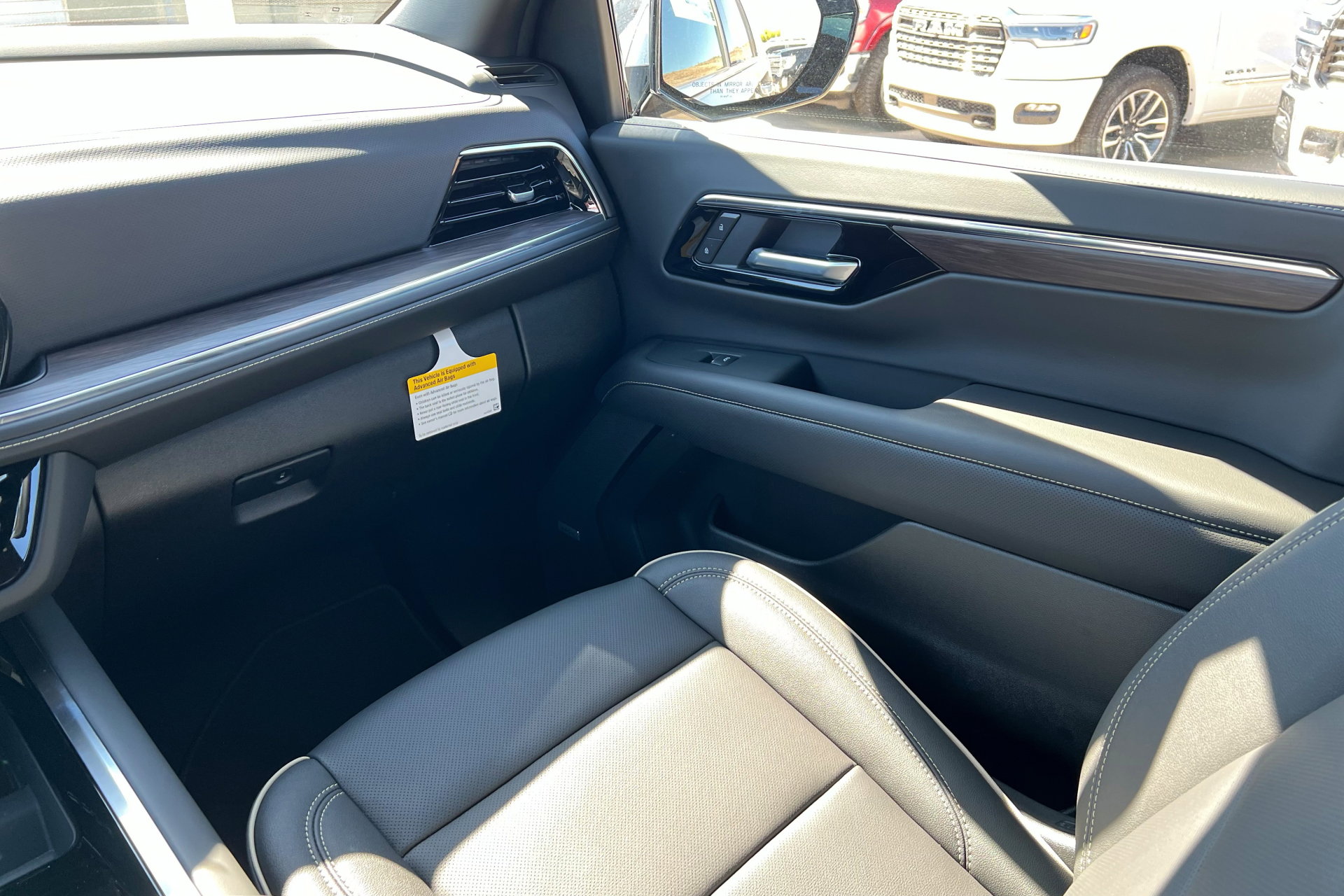 New 2026 Chevrolet Suburban Premier image 11