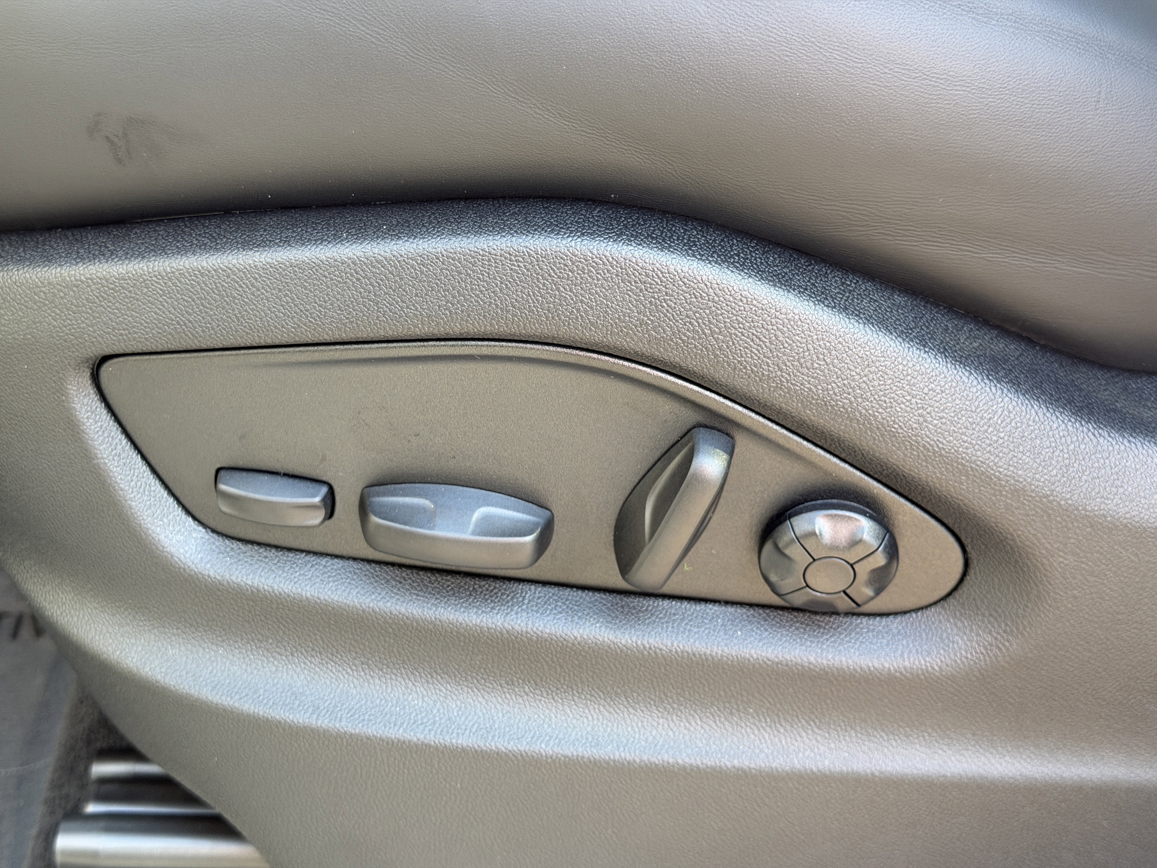 New 2026 Porsche Cayenne Coupe image 26