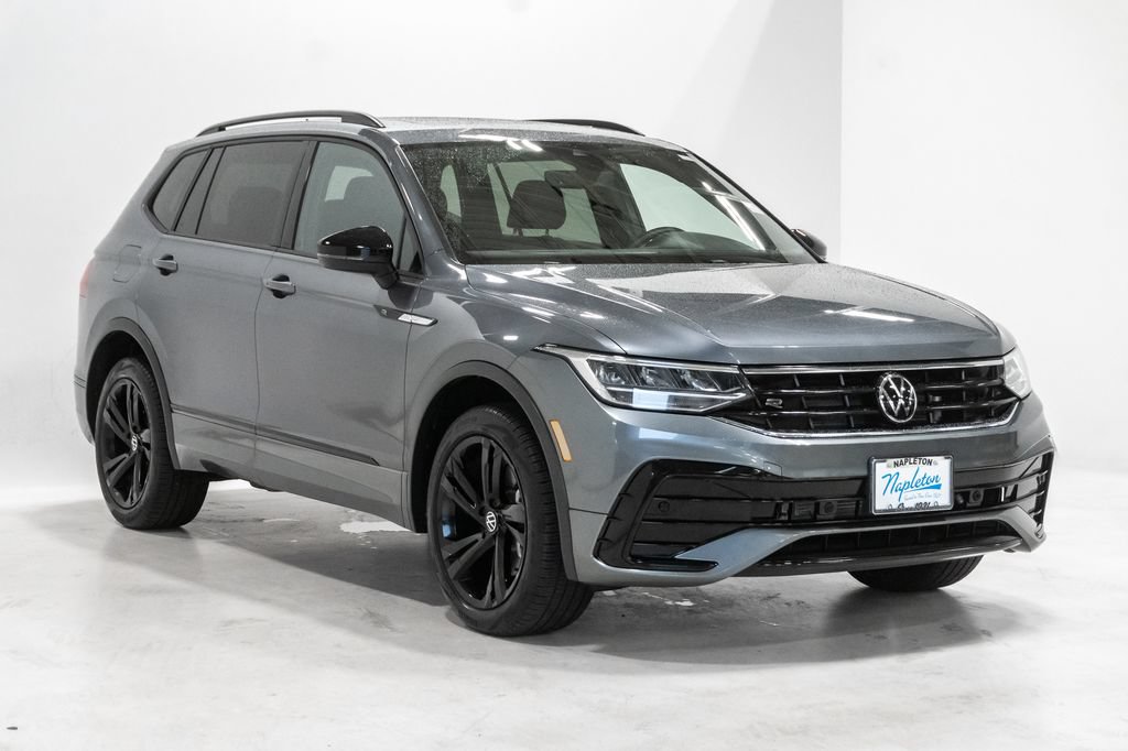 Used 2023 Volkswagen Tiguan SE R-Line AWD/4WD image 6