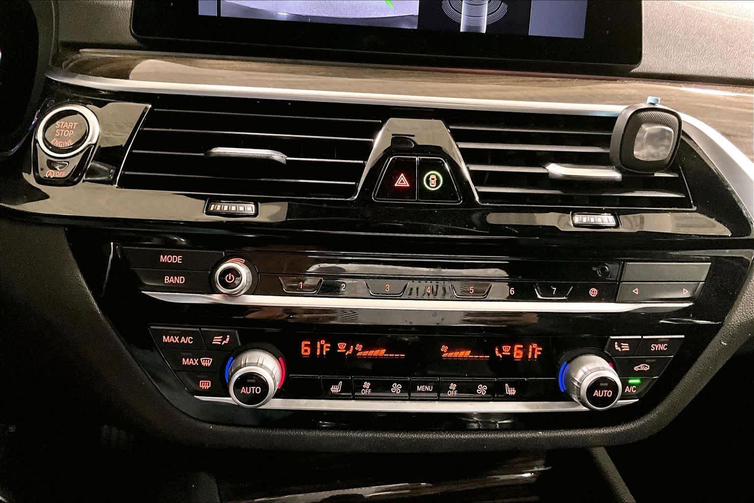 Used 2020 BMW 530i w/ Convenience Package RWD image 26