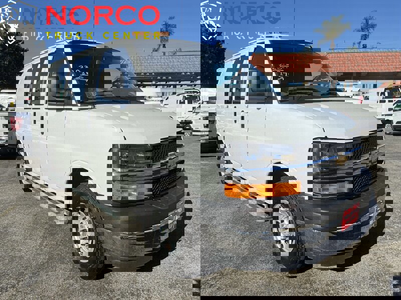 Used 2023 Chevrolet Express 2500 w/ Driver Convenience Package image 4