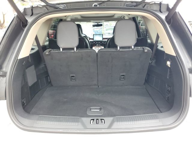 Used 2023 Lincoln Aviator Reserve w/ Equipment Group 201A image 8