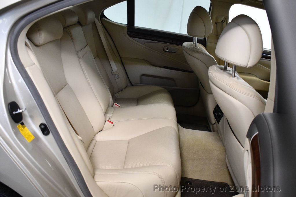 Used 2015 Lexus LS 460 AWD w/ Comfort Package image 16