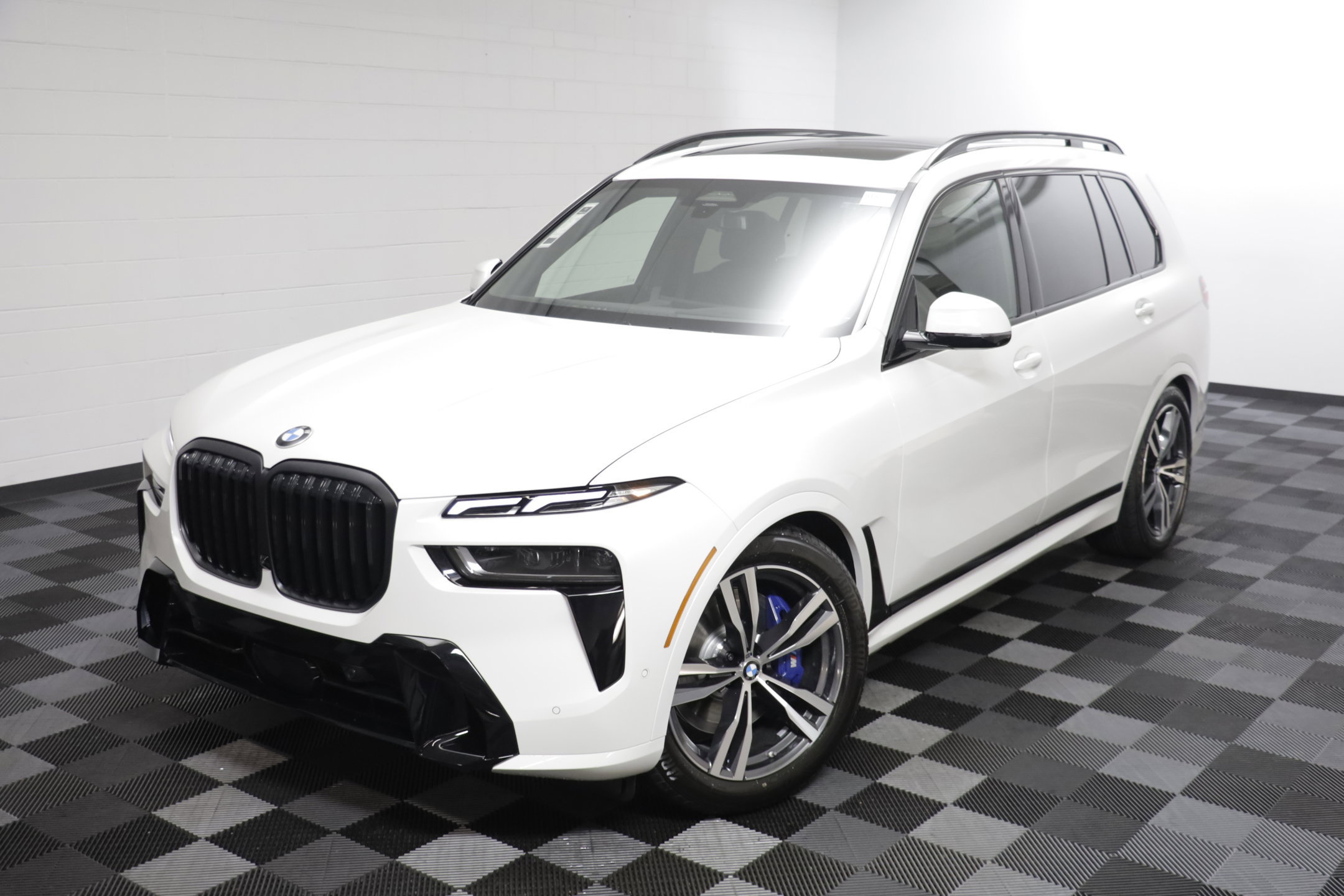 New 2027 BMW X7 xDrive40i w/ M Sport Package AWD/4WD image 2