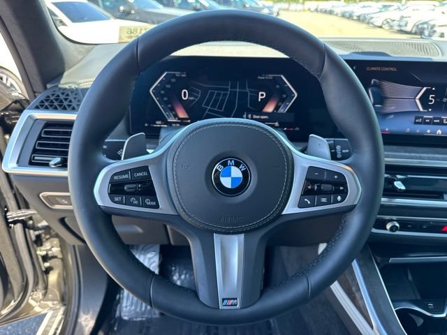 Used 2026 BMW X7 xDrive40i w/ M Sport Package AWD/4WD image 25