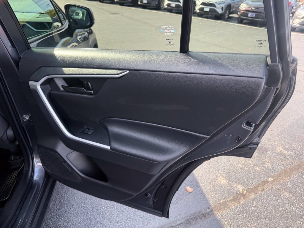 Used 2022 Toyota RAV4 LE AWD/4WD image 18