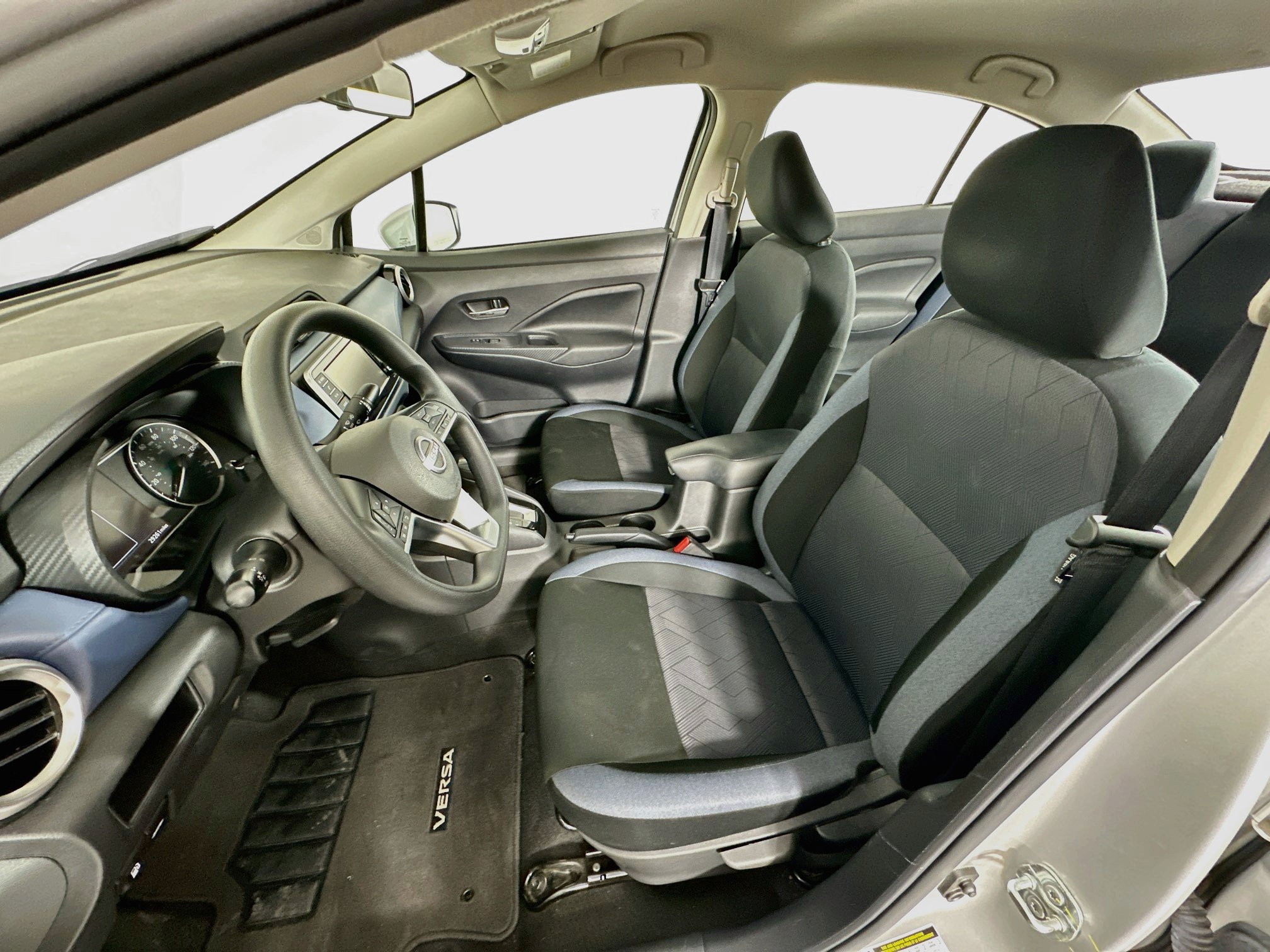 Used 2025 Nissan Versa SV FWD image 13