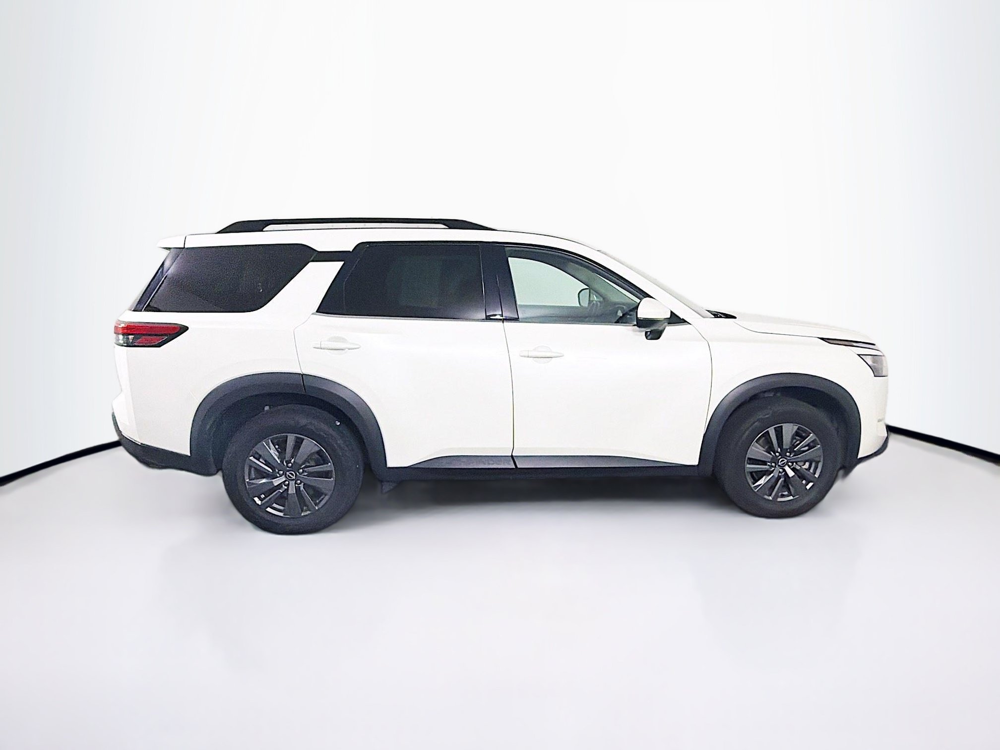 Used 2024 Nissan Pathfinder SV FWD image 10