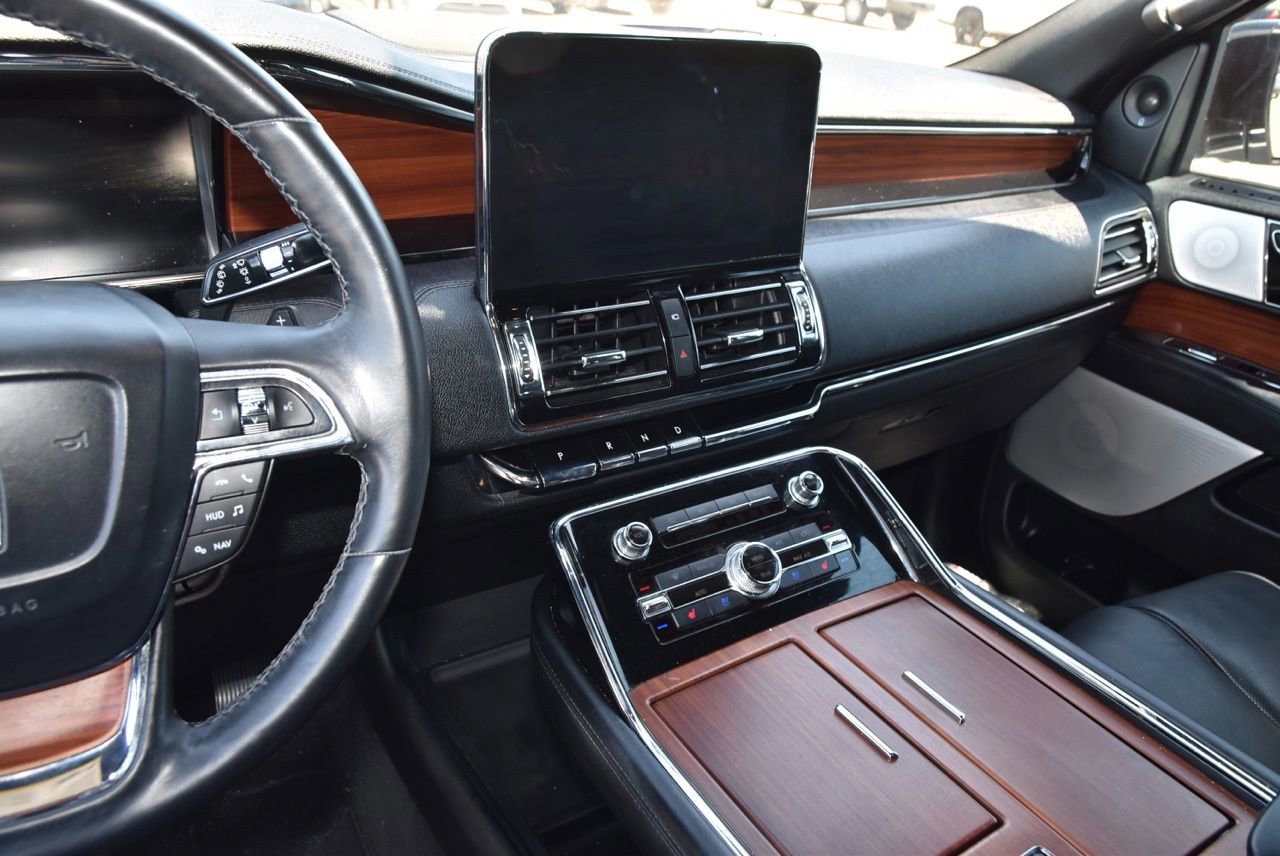 Used 2019 Lincoln Navigator Reserve w/ Cargo Package AWD/4WD image 9
