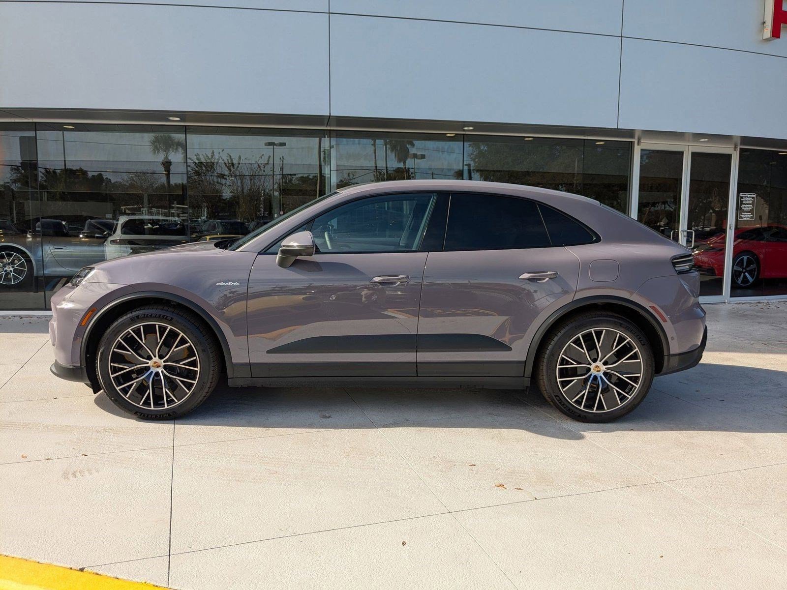 Certified 2025 Porsche Macan Electric image 2