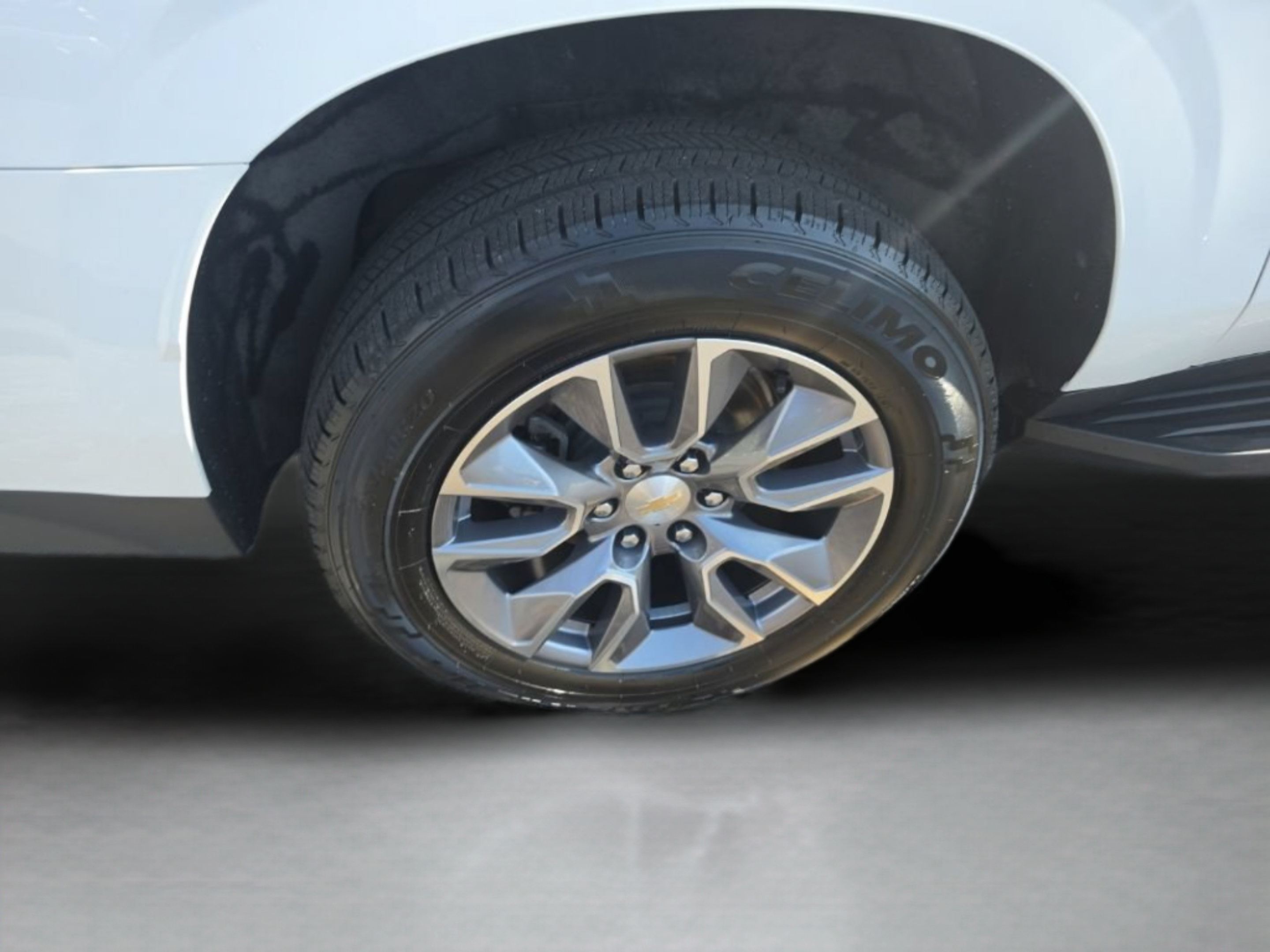 Used 2023 Chevrolet Suburban Premier AWD/4WD image 16