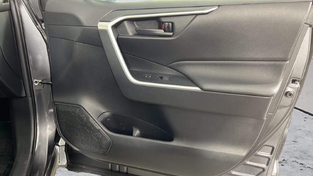 Used 2020 Toyota RAV4 LE w/ All Weather Liner Package AWD/4WD image 19